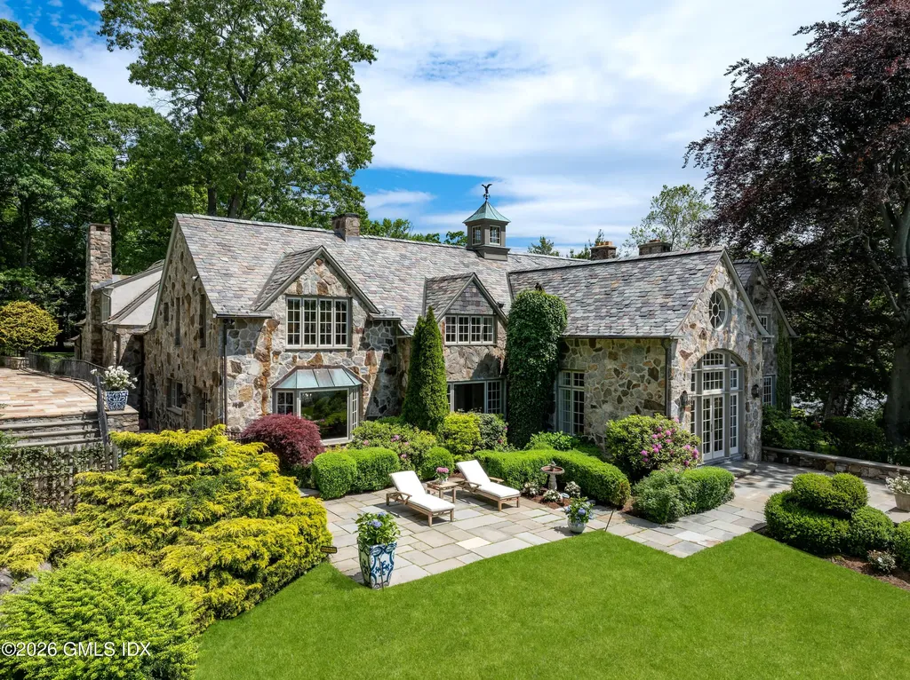 82 Arrowhead Way Darien CT 06820