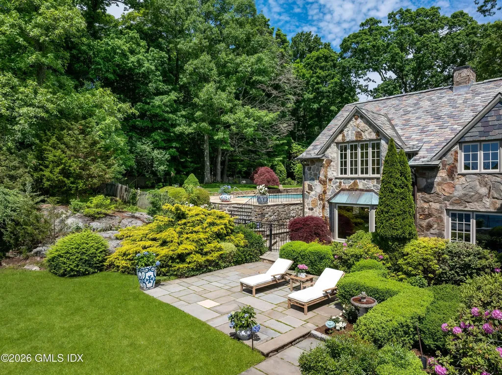 82 Arrowhead Way Darien CT 06820