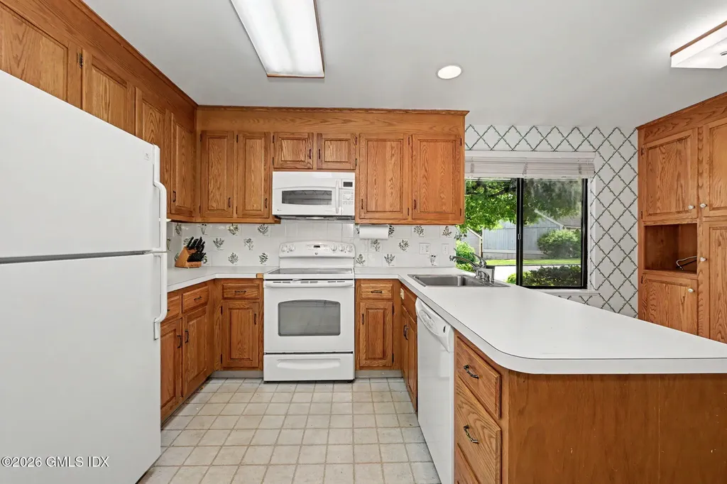 502 W Lyon Farm Drive Greenwich CT 06831