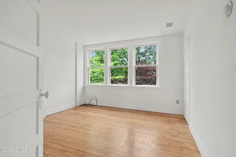 15 Shorelands Place Old Greenwich CT 06870