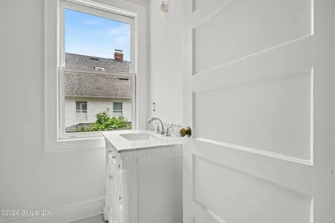 15 Shorelands Place Old Greenwich CT 06870