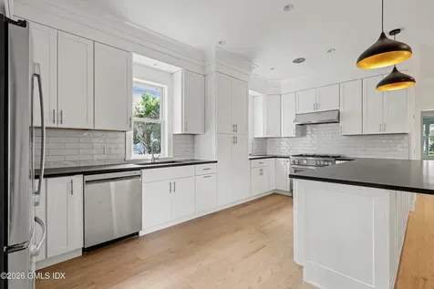 15 Shorelands Place Old Greenwich CT 06870