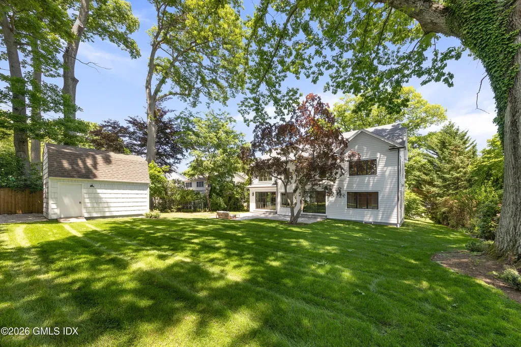 20 Old Wagon Road Old Greenwich CT 06870