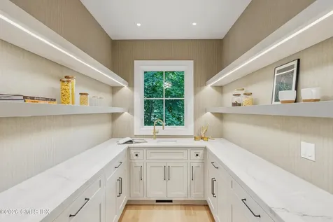 20 Old Wagon Road Old Greenwich CT 06870