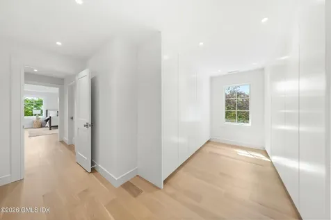 20 Old Wagon Road Old Greenwich CT 06870