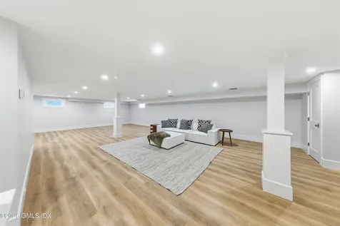 20 Old Wagon Road Old Greenwich CT 06870