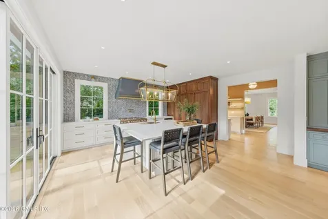 20 Old Wagon Road Old Greenwich CT 06870