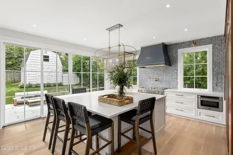 20 Old Wagon Road Old Greenwich CT 06870