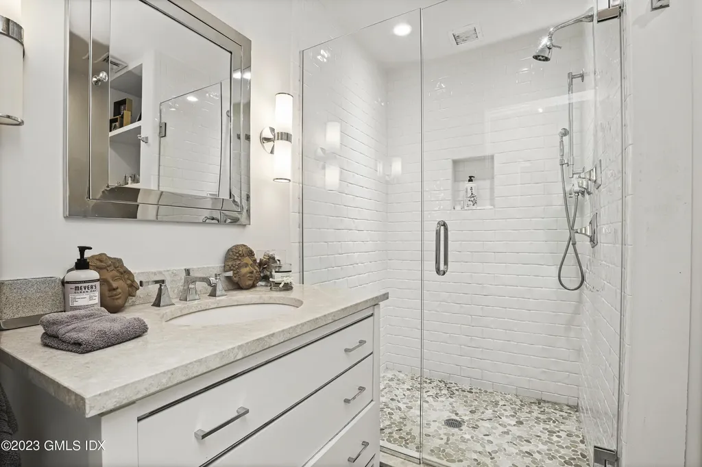 22 Northway Old Greenwich CT 06870