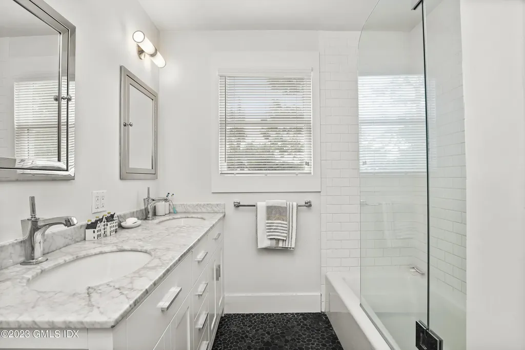 22 Northway Old Greenwich CT 06870