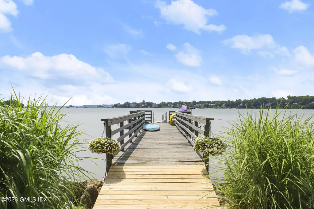 22 Northway Old Greenwich CT 06870