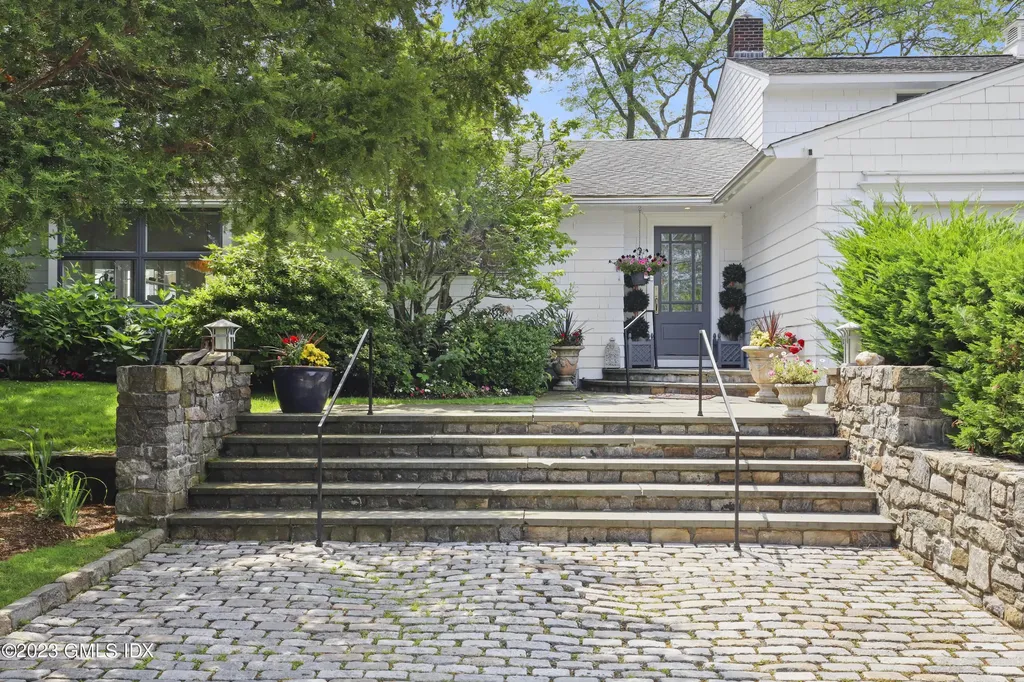 22 Northway Old Greenwich CT 06870