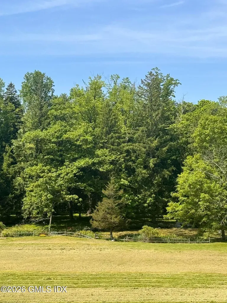 532 Round Hill Road Greenwich CT 06831
