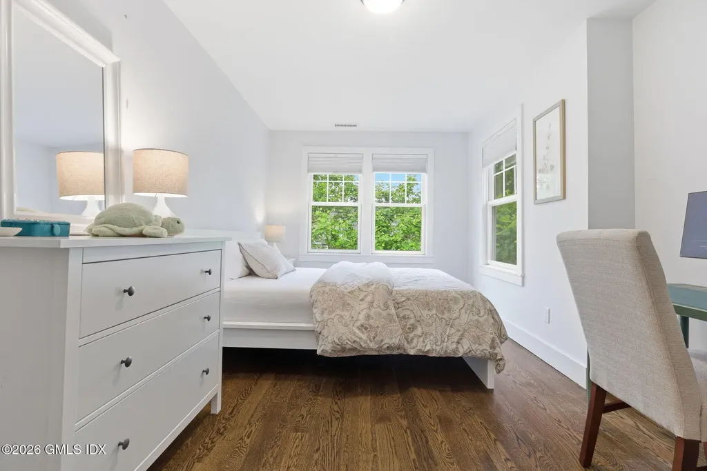 14 Neil Lane Riverside CT 06878