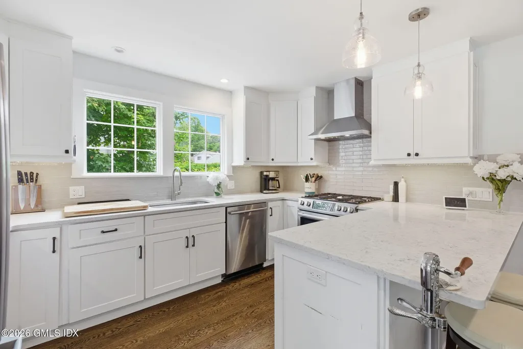 14 Neil Lane Riverside CT 06878