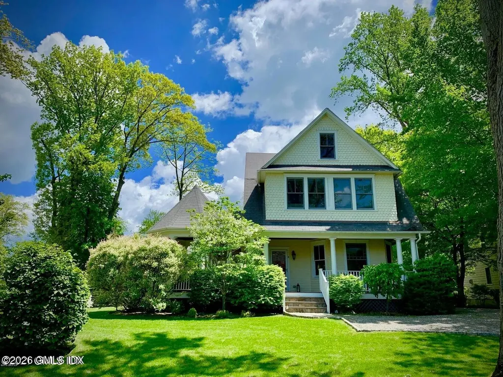 8 Highview Avenue Old Greenwich CT 06870