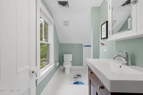 8 Highview Avenue Old Greenwich CT 06870