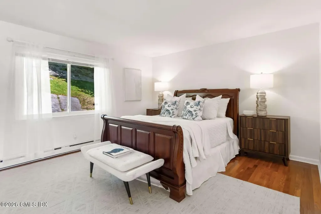 61 Center Drive Old Greenwich CT 06870