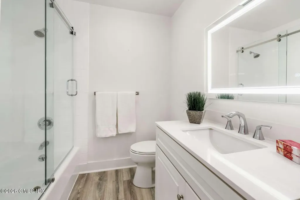 61 Center Drive Old Greenwich CT 06870