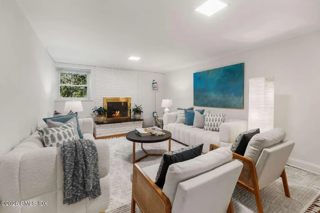 61 Center Drive Old Greenwich CT 06870
