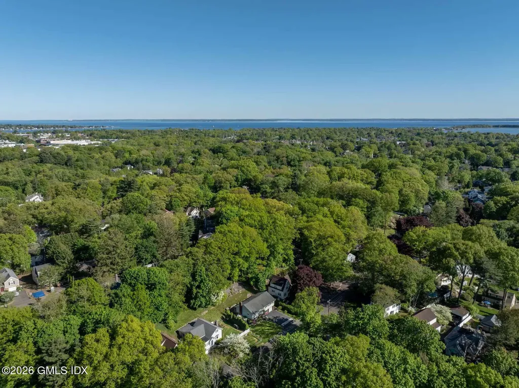 61 Center Drive Old Greenwich CT 06870