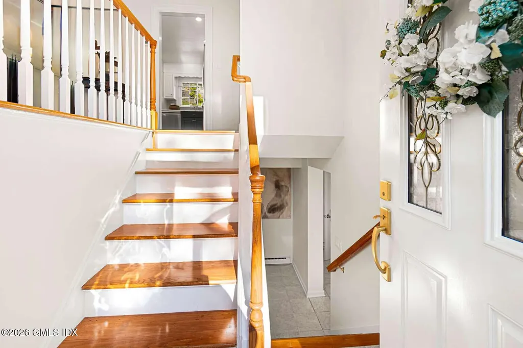 61 Center Drive Old Greenwich CT 06870
