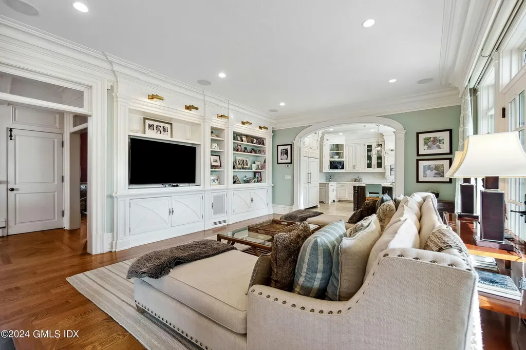 16 Indian Point Lane Riverside CT 06878