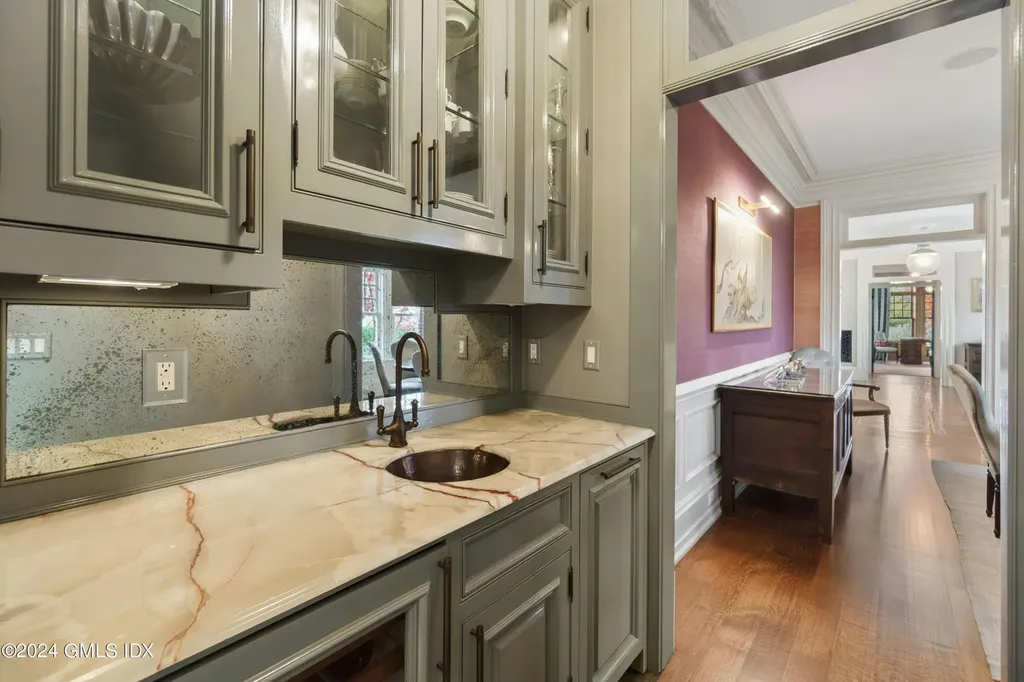 16 Indian Point Lane Riverside CT 06878
