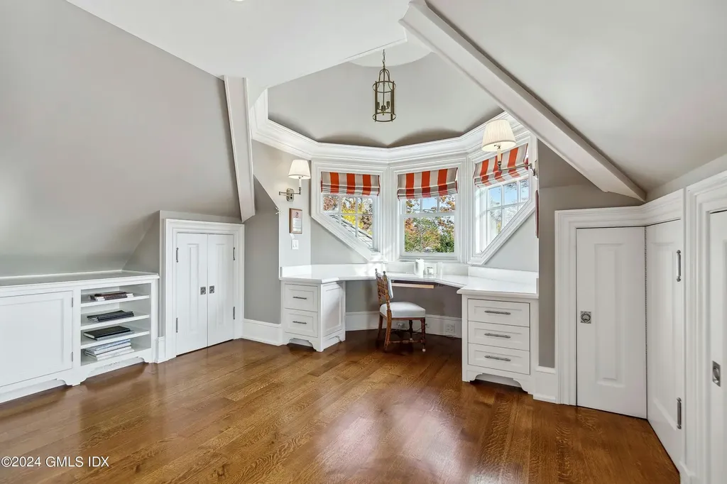 16 Indian Point Lane Riverside CT 06878