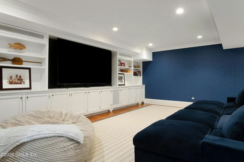16 Indian Point Lane Riverside CT 06878