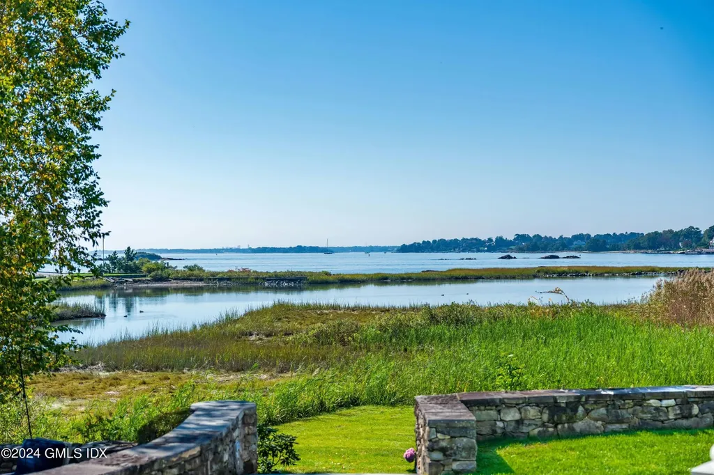 16 Indian Point Lane Riverside CT 06878