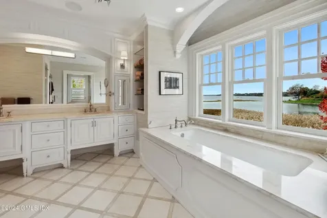 16 Indian Point Lane Riverside CT 06878