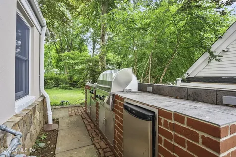 6 Halsey Drive Old Greenwich CT 06870