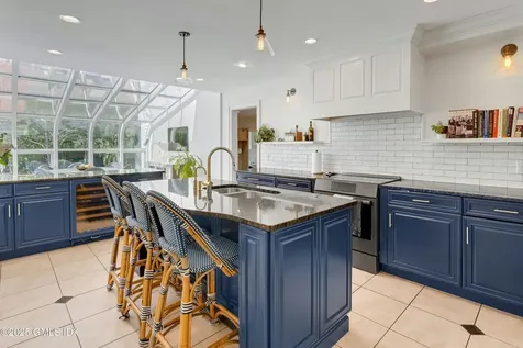 40 Willowmere Circle Riverside CT 06878