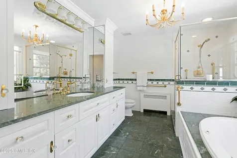 40 Willowmere Circle Riverside CT 06878