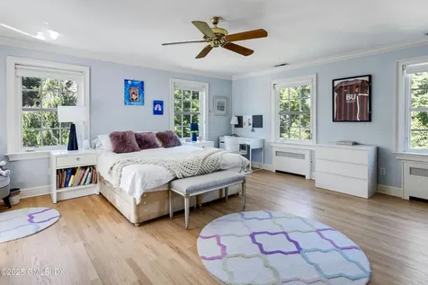 40 Willowmere Circle Riverside CT 06878
