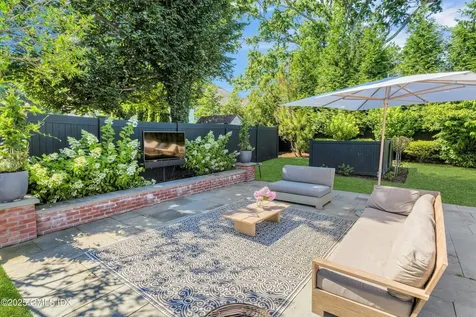 40 Willowmere Circle Riverside CT 06878