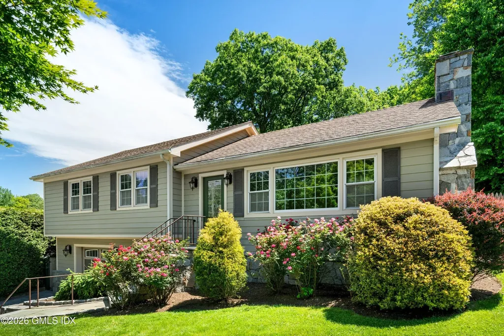 53 Hunt Terrace Greenwich CT 06831