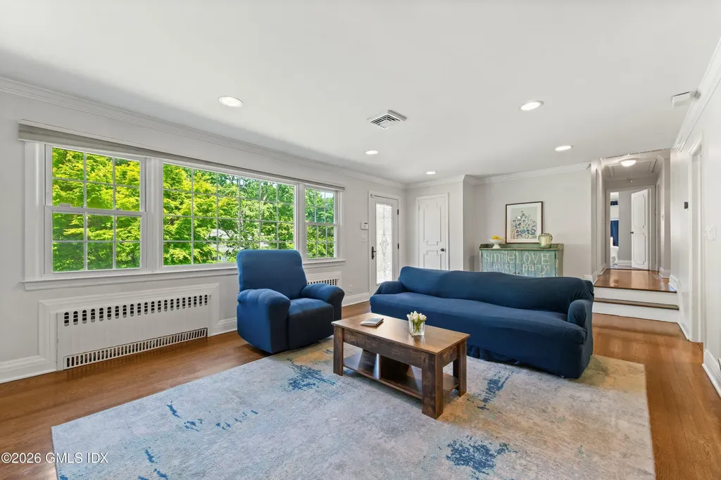 53 Hunt Terrace Greenwich CT 06831