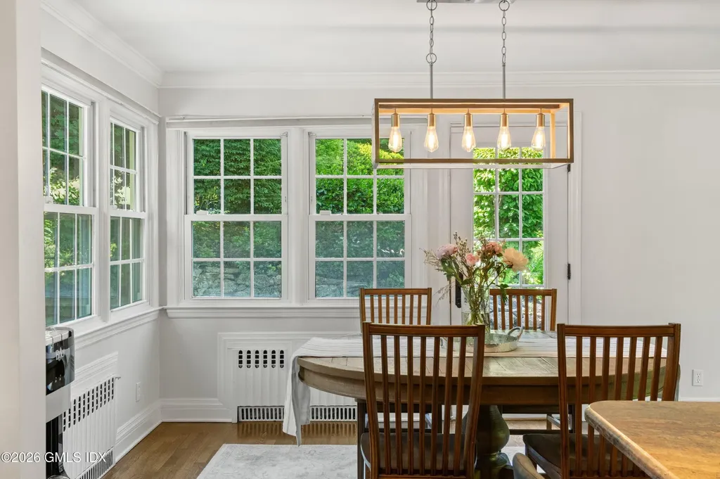 53 Hunt Terrace Greenwich CT 06831