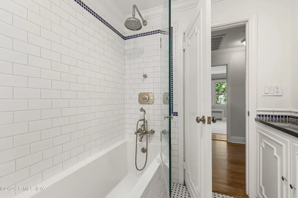 53 Hunt Terrace Greenwich CT 06831