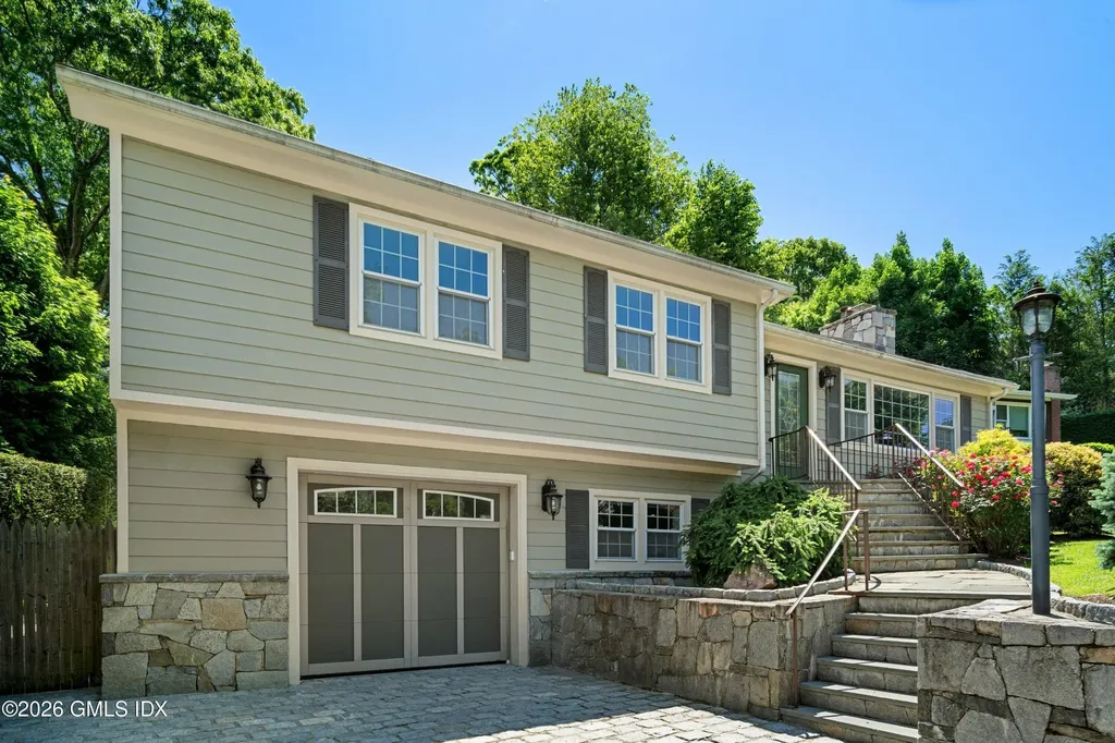 53 Hunt Terrace Greenwich CT 06831