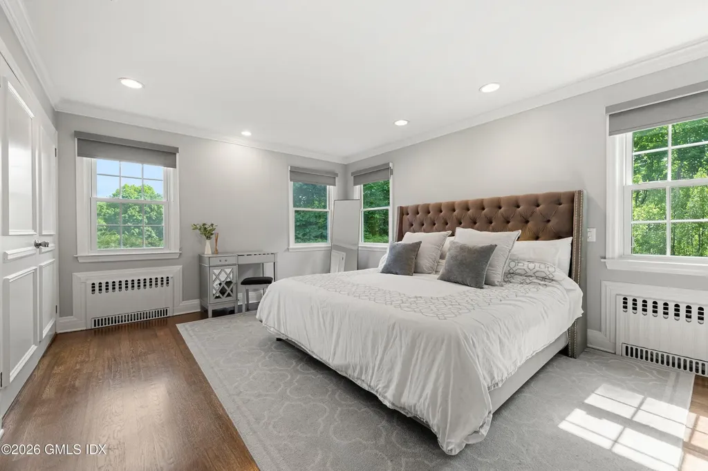 53 Hunt Terrace Greenwich CT 06831