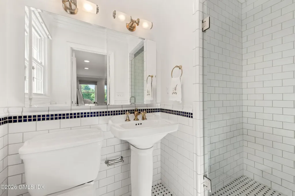 53 Hunt Terrace Greenwich CT 06831