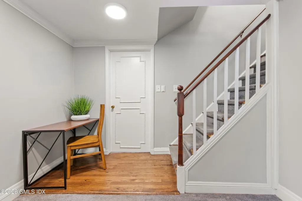 53 Hunt Terrace Greenwich CT 06831