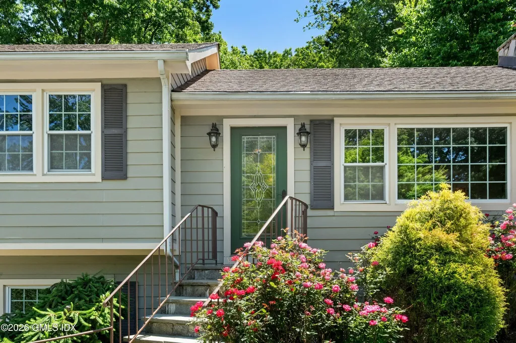 53 Hunt Terrace Greenwich CT 06831