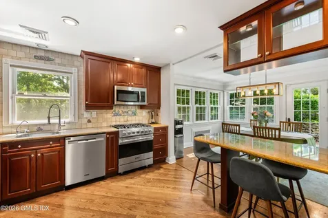 53 Hunt Terrace Greenwich CT 06831