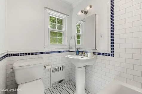 53 Hunt Terrace Greenwich CT 06831