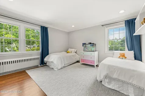 53 Hunt Terrace Greenwich CT 06831