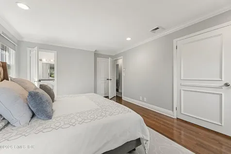 53 Hunt Terrace Greenwich CT 06831